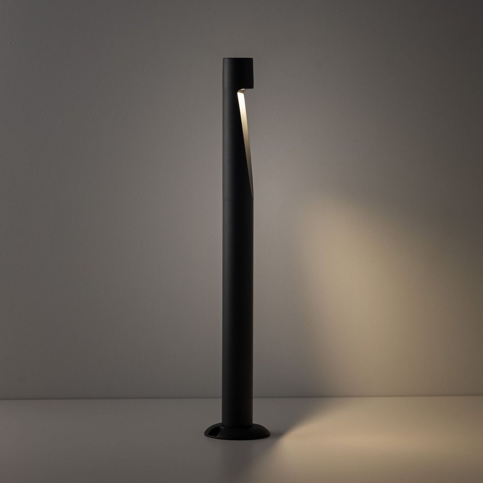 Lampa zewnętrzna słupek ogrodowy LED SENA wys. 80 cm Lampa zewnętrzna słupek ogrodowy LED SENA wys. 80 cm