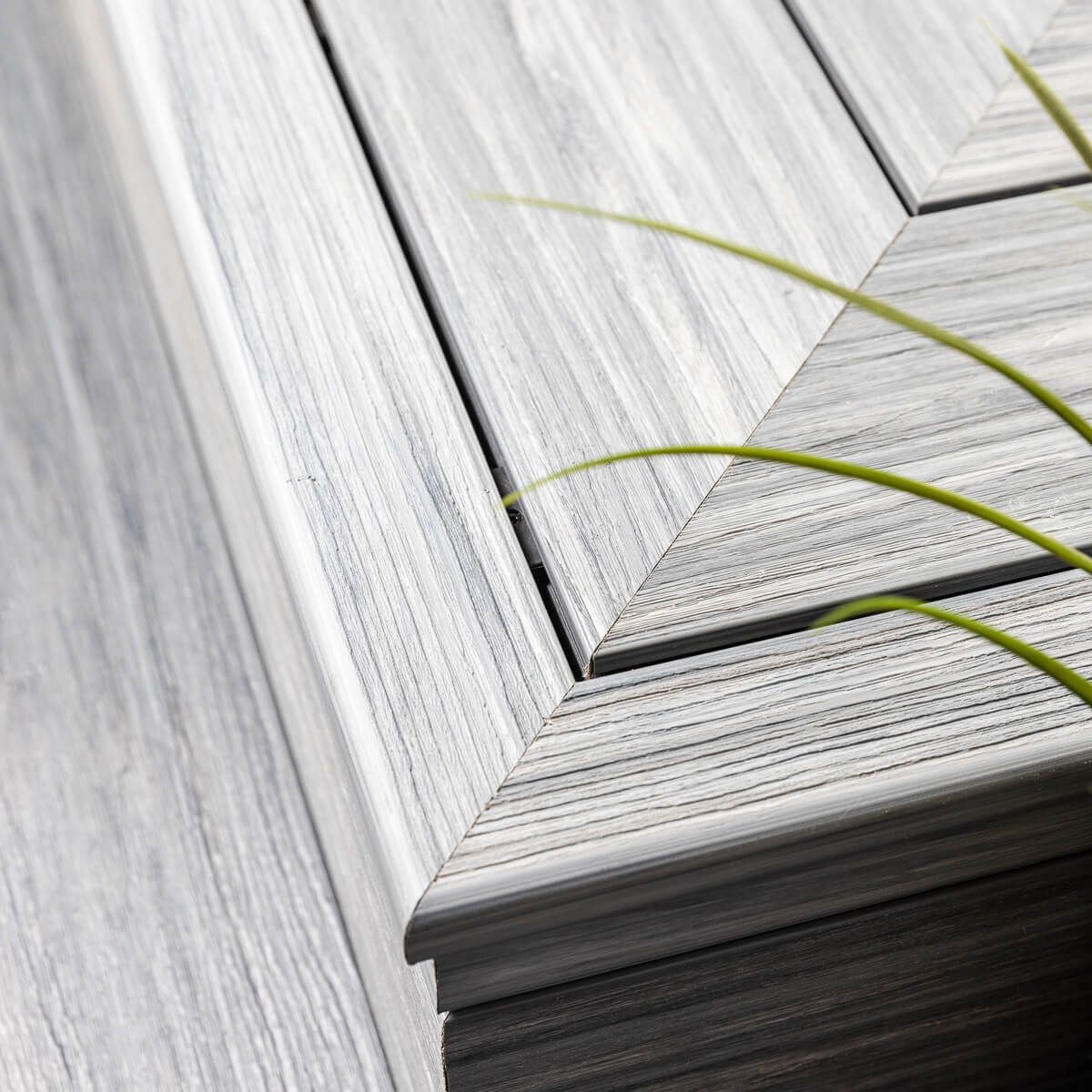 Deska kompozytowa zakończeniowa schodowa Premium Teak – dł. 2,8 m