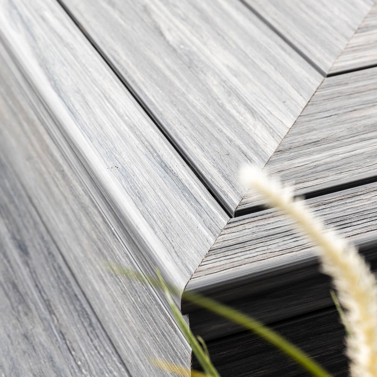 Deska kompozytowa zakończeniowa schodowa Premium Dąb Winchester – dł. 2,8 m