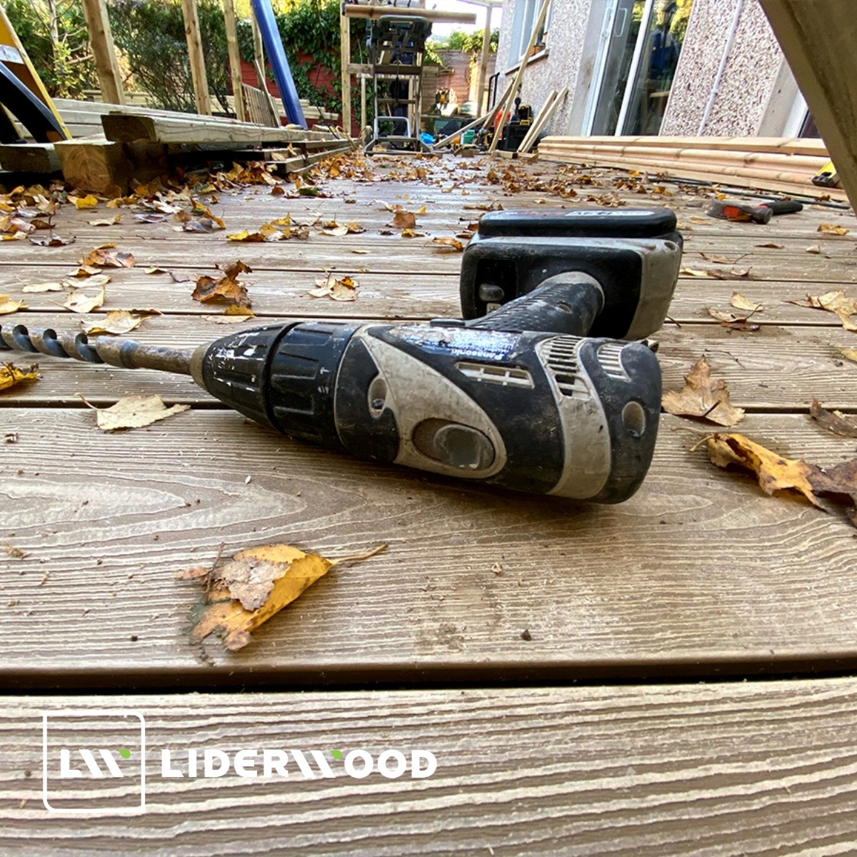 Montaż desek kompozytowych krok po kroku