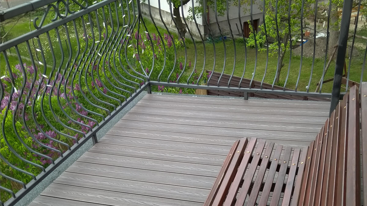 Balkon z deski kompozytowej 3D Brąz