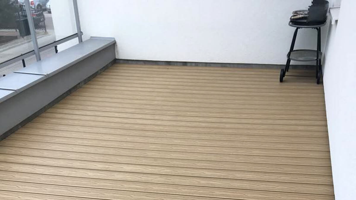 Balkon z Deski kompozytowej 3D Miodowy Teak