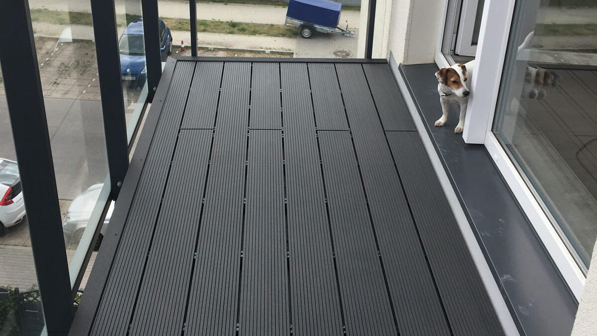 Mały balkon z deski kompozytowej Standard Antracyt