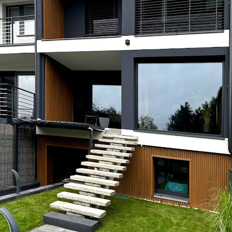 Elewacja z deski kompozytowej lamelowej Amber 3D – elegancja w nowoczesnym wydaniu