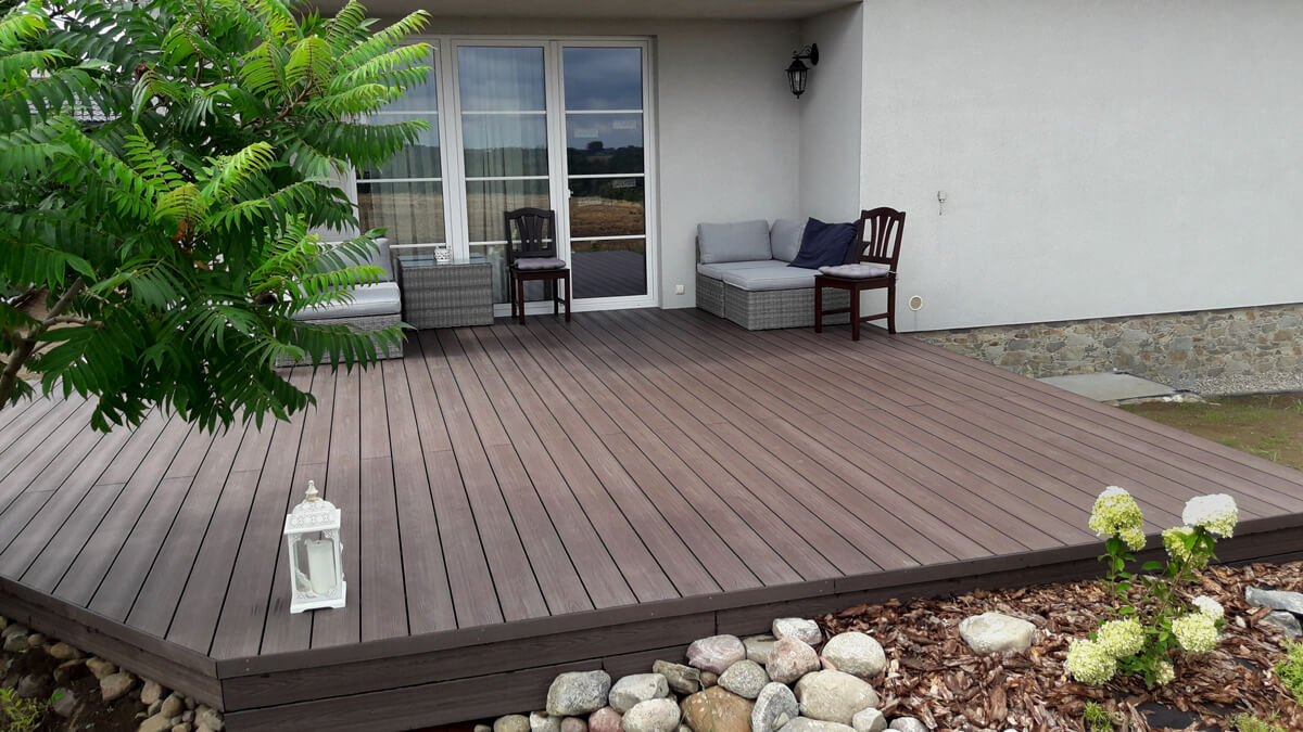 Taras ze schodami, deska kompozytowa 3D Brąz