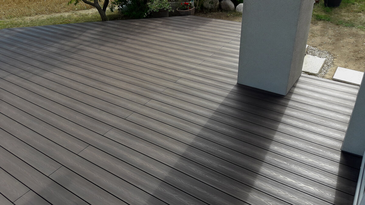 Taras ze schodami, deska kompozytowa 3D Brąz