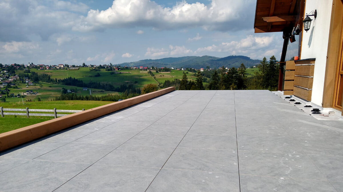 Taras z płyty gresowej Sierra Gray