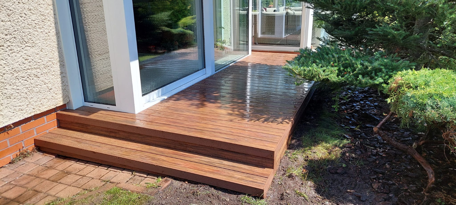 Taras Premium Redwood – naturalne przedłużenie ogrodu