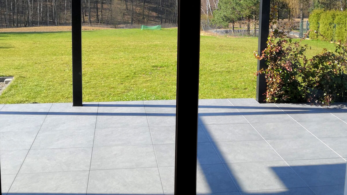 Taras z płyty Gres Sierra Gray w Gdańsku