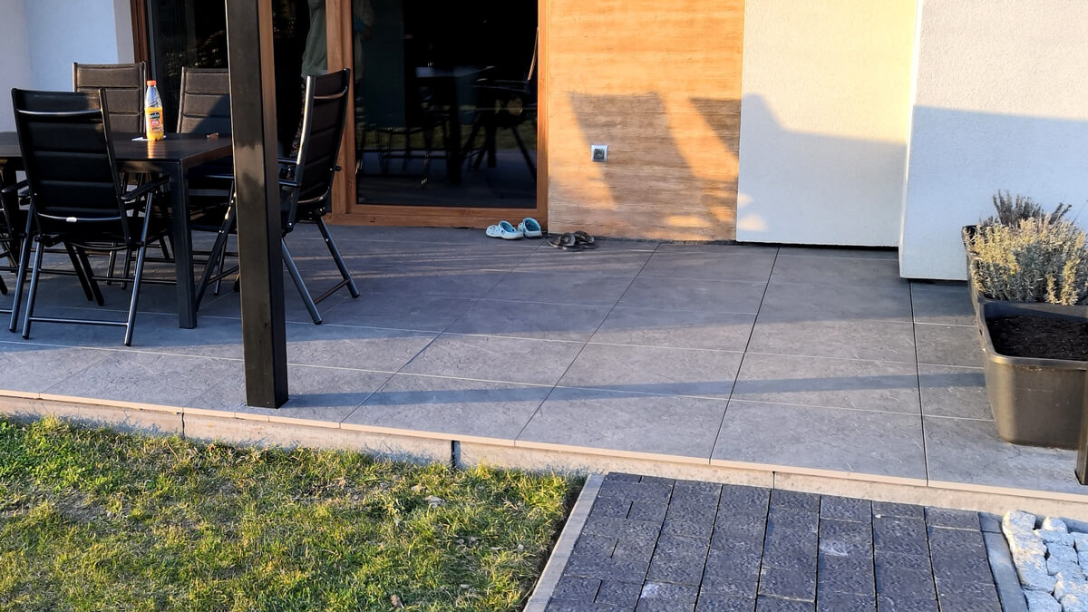 Taras z płyty Gres Sierra Gray w Gdańsku