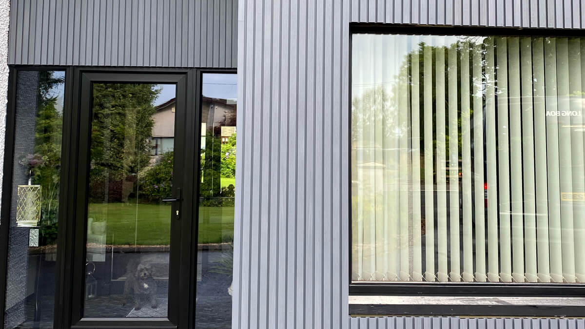 Zabudowa drzwi wejściowych, Deska elewacyjna Lamelowa Gray