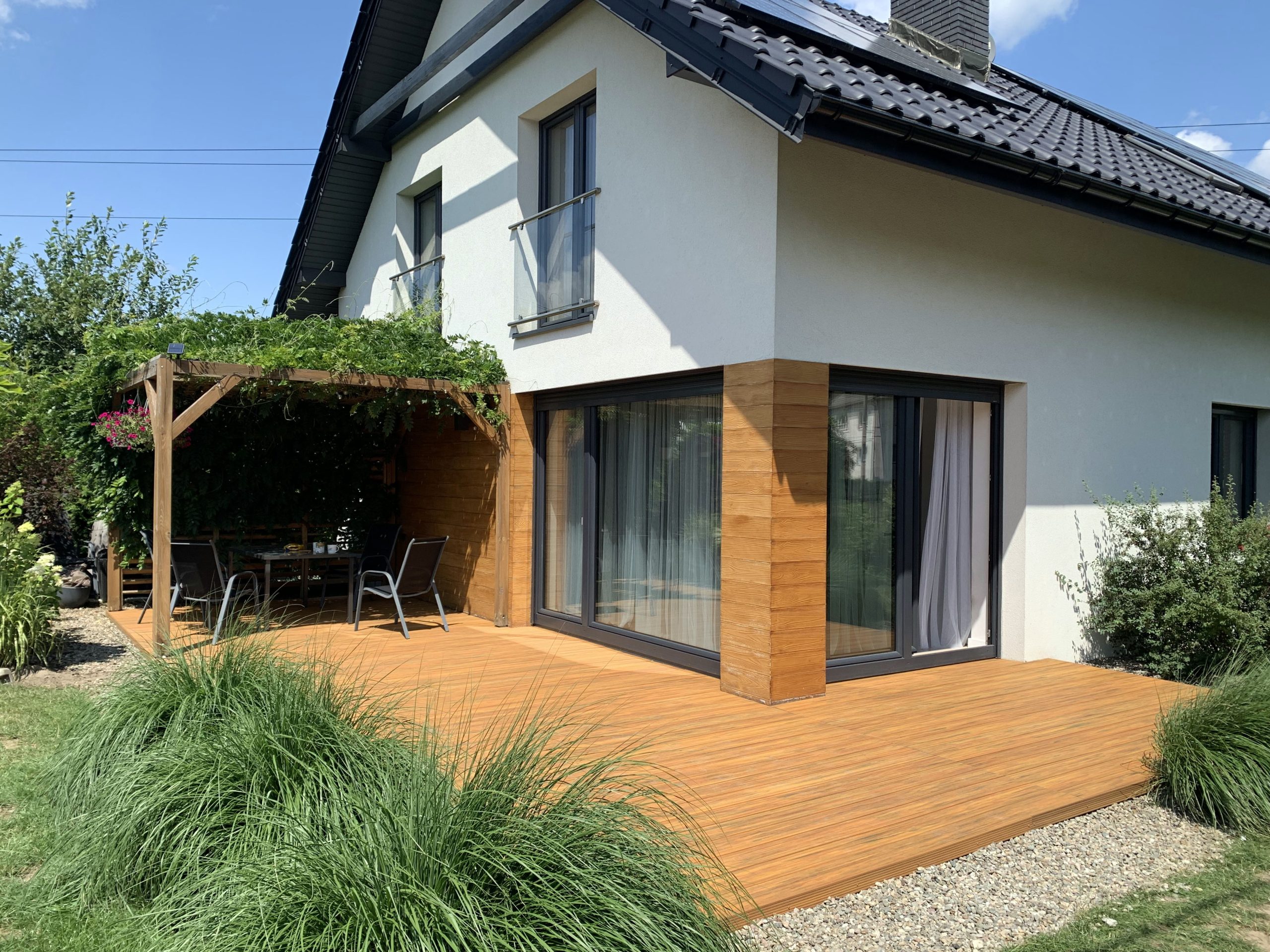 Aranżacja tarasu – deska kompozytowa Amber Premium