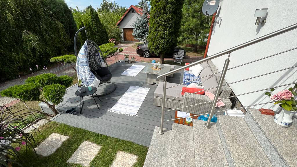 Aranżacja tarasu z deski kompozytowej 3D Szary