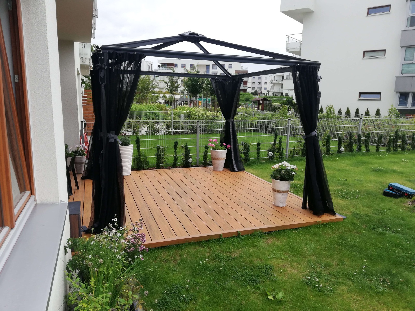 Aranżacja tarasu z desek kompozytowych Amber Premium