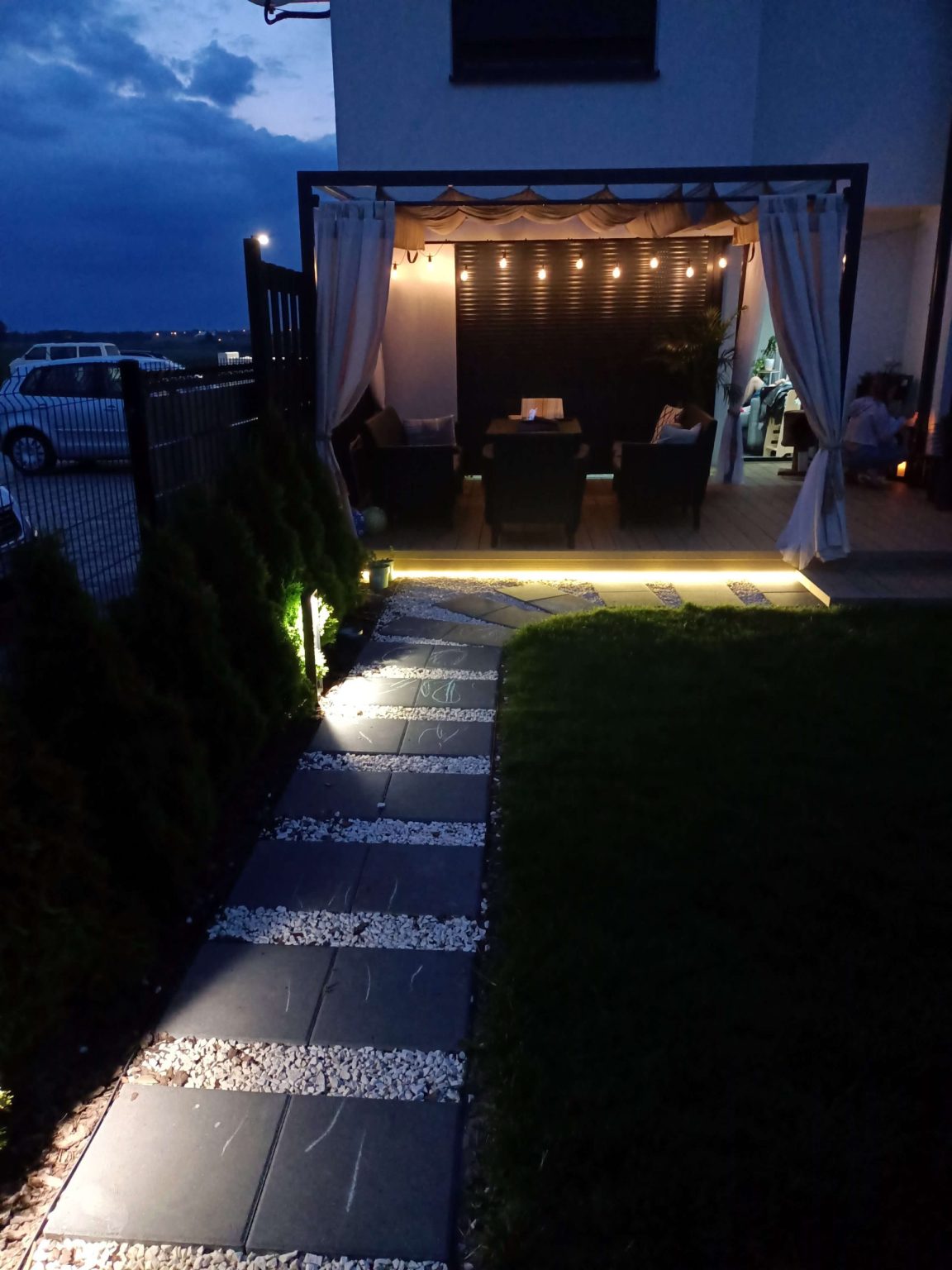 Aranżacja tarasu z deski kompozytowej Standard Miodowy Teak