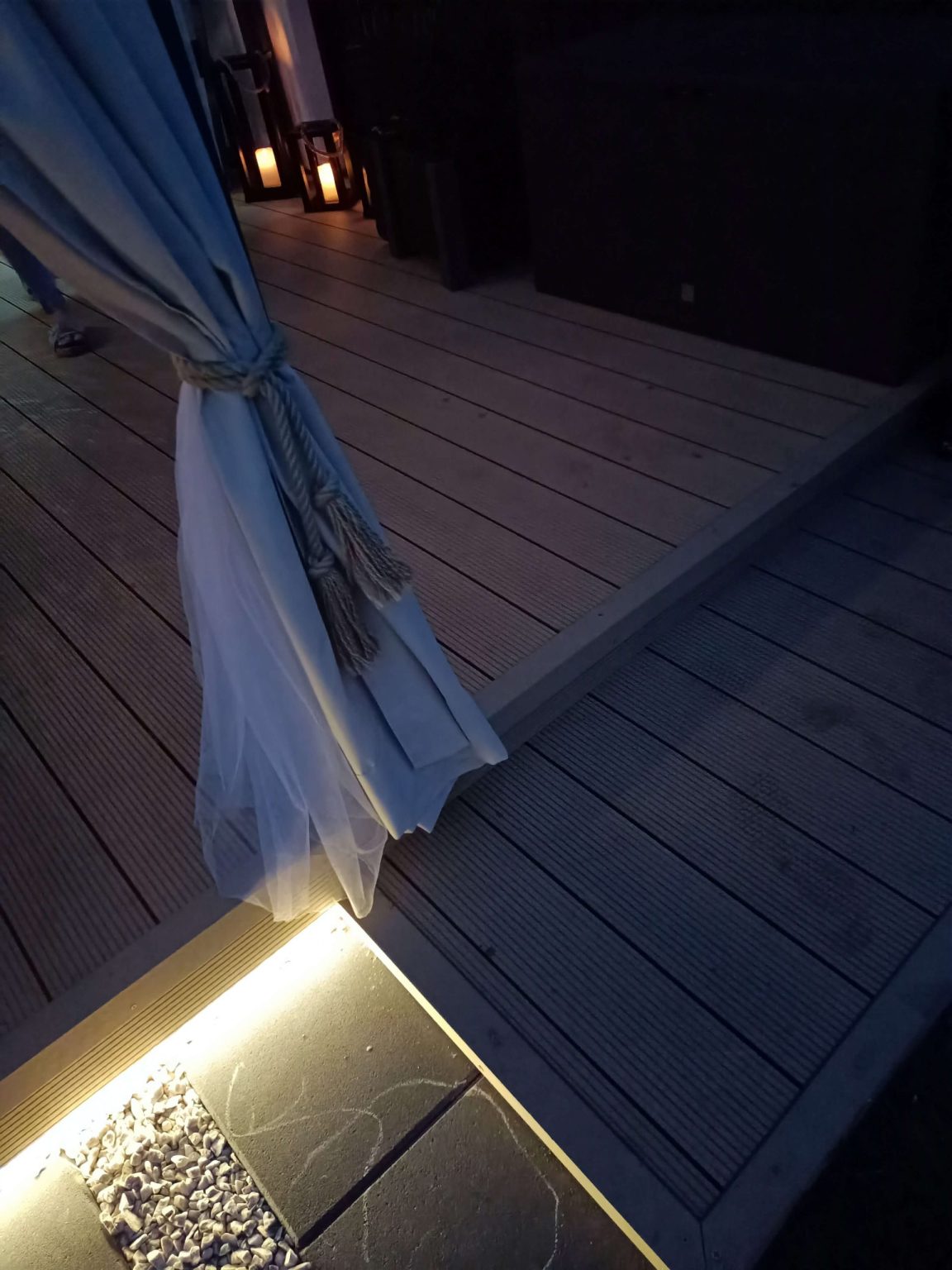 Aranżacja tarasu z deski kompozytowej Standard Miodowy Teak