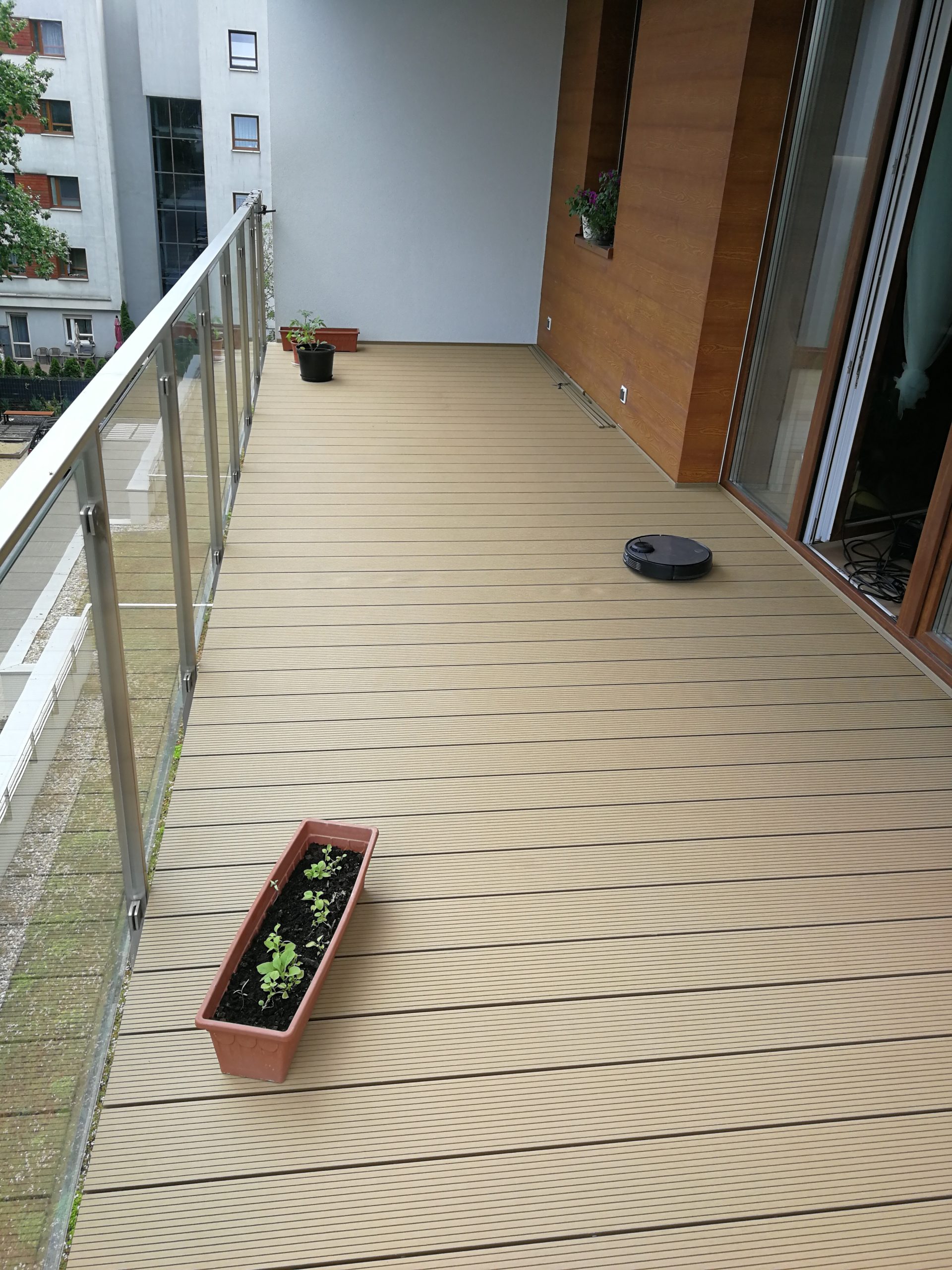 Balkon Standard Miodowy Teak – przytulność i funkcjonalność na co dzień