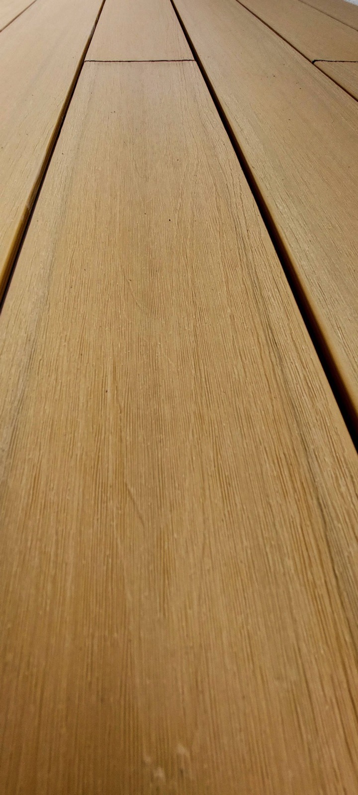 Balkon z deski kompozytowej tarasowej Sand Premium