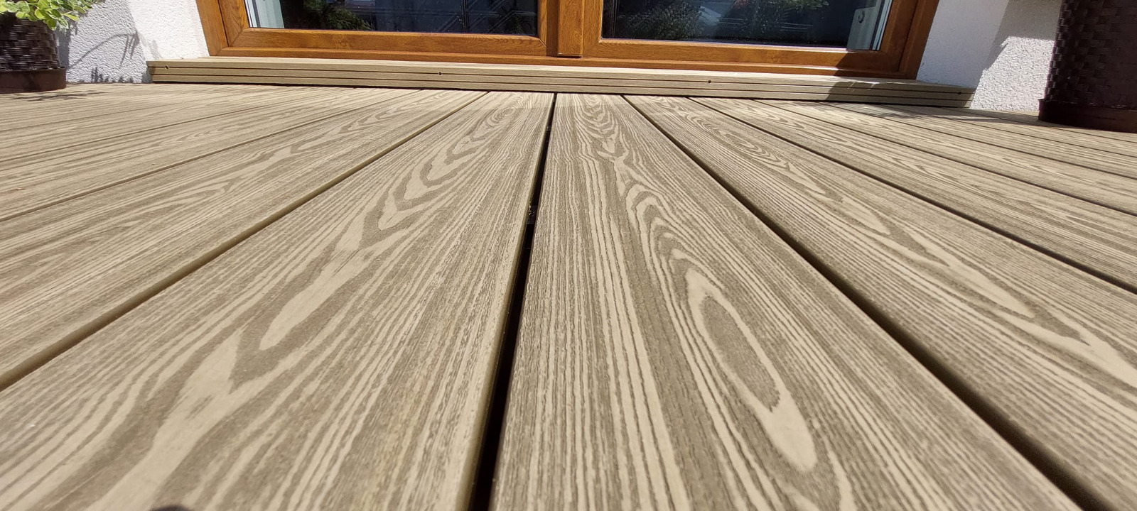Balkon Miodowy Teak 3D – ciepły styl i bezobsługowy komfort