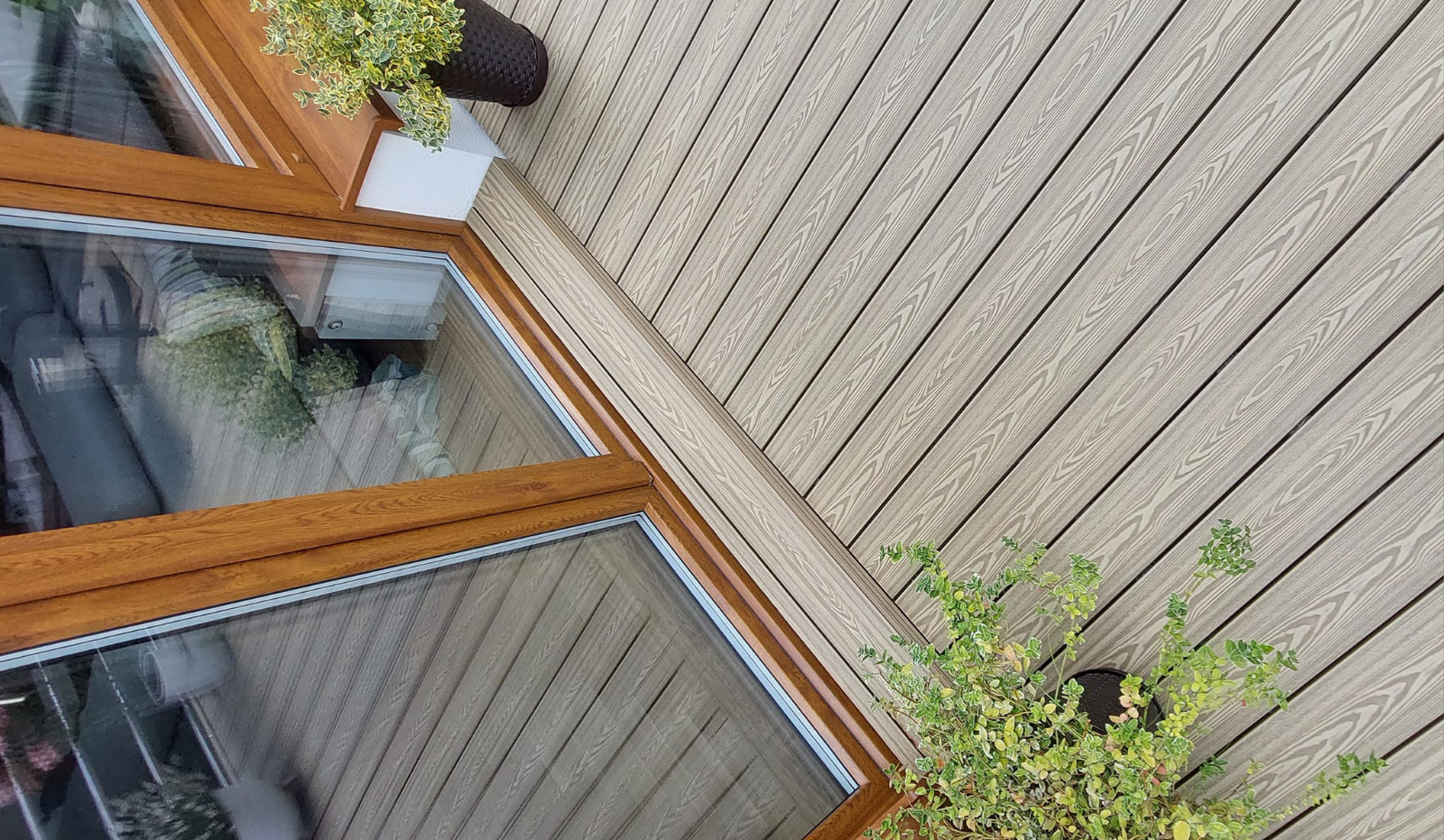 Balkon Miodowy Teak 3D – ciepły styl i bezobsługowy komfort