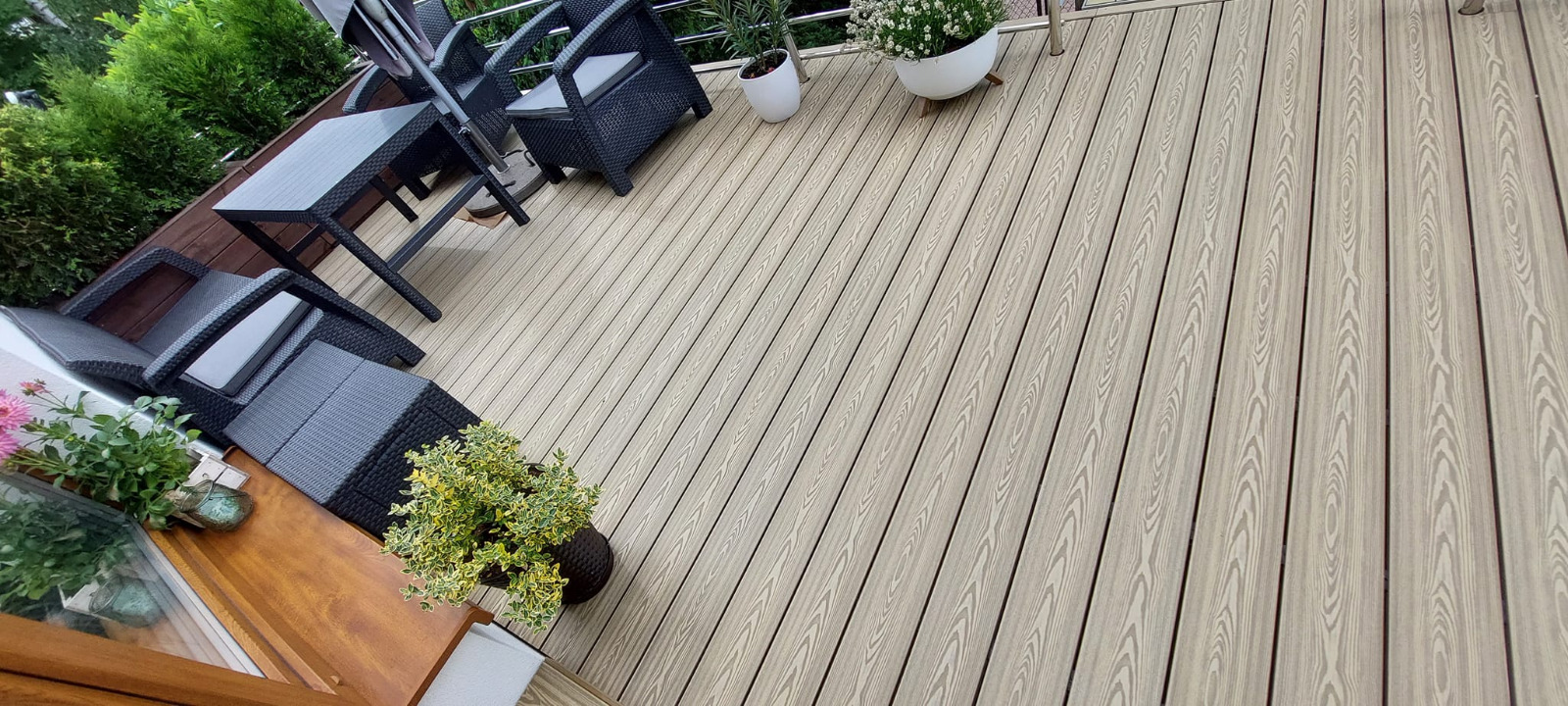 Balkon Miodowy Teak 3D – ciepły styl i bezobsługowy komfort
