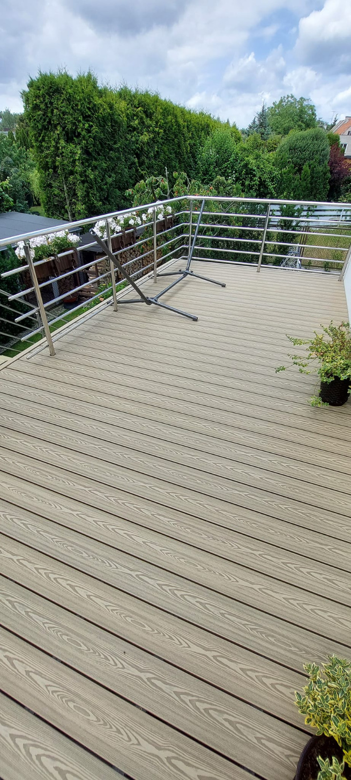 Balkon Miodowy Teak 3D – ciepły styl i bezobsługowy komfort