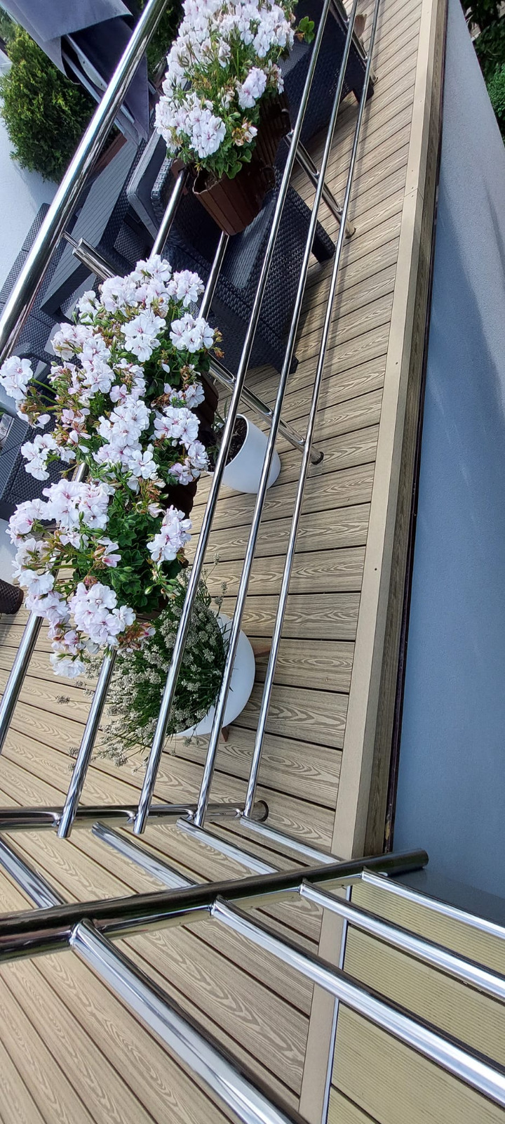 Balkon Miodowy Teak 3D – ciepły styl i bezobsługowy komfort