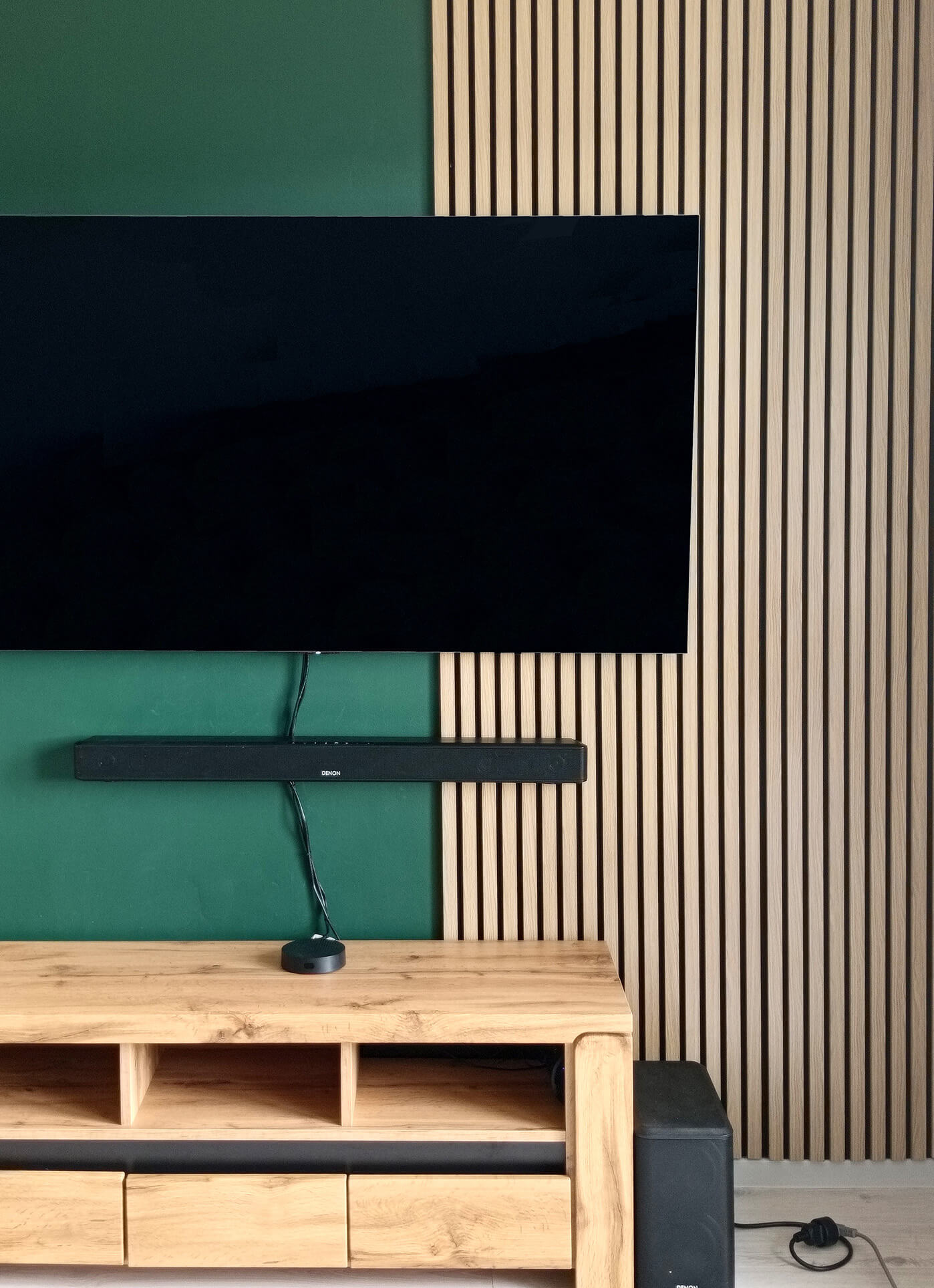 Aranżacja salonu – lamele akustyczne Dąb Sonoma