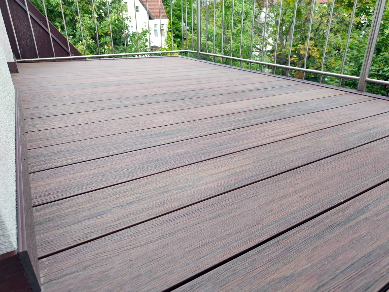 Balkon z desek kompozytowych tarasowych Redwood Premium