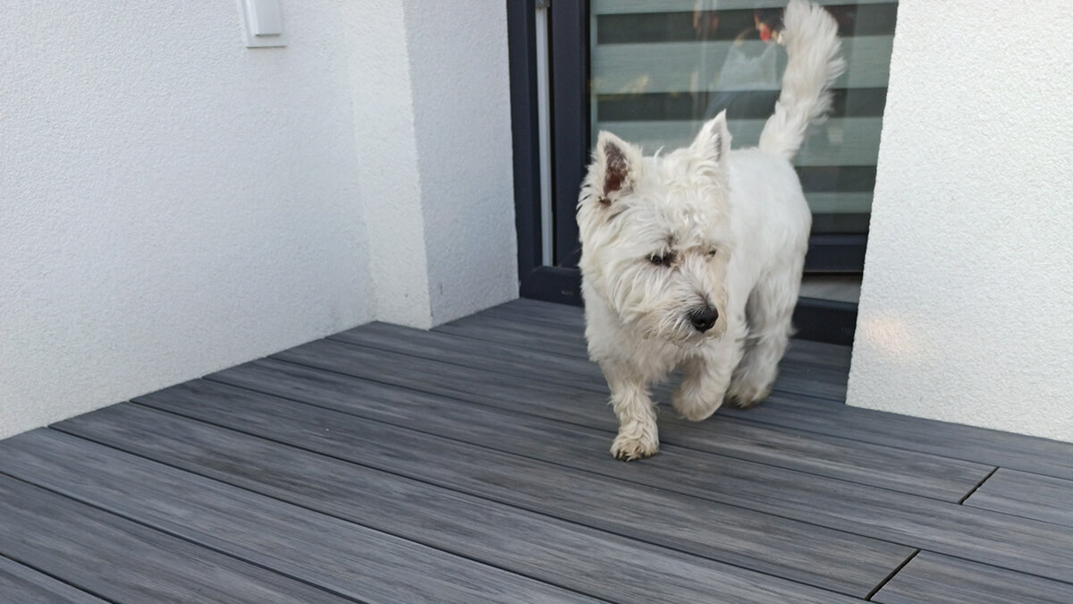 Balkon i schody, szara deska kompozytowa Premium