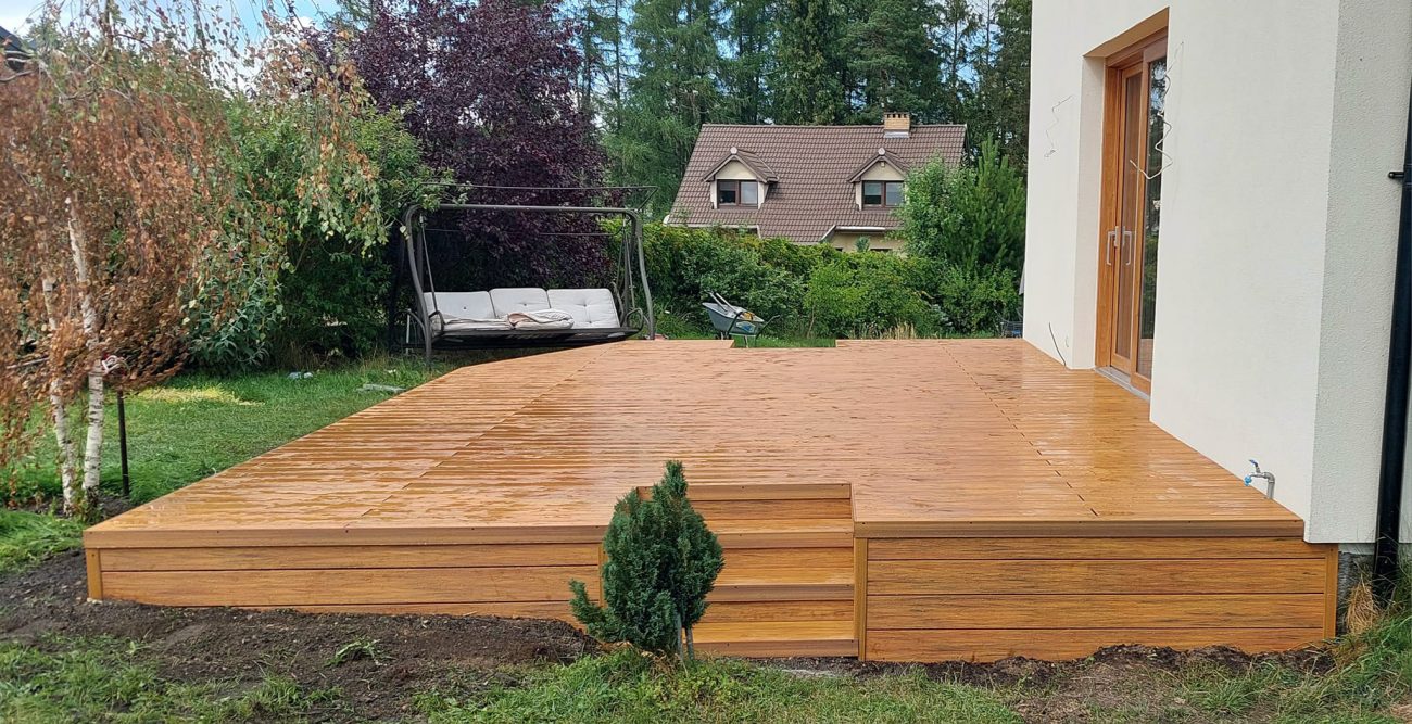 Taras ze schodkami – deski kompozytowe tarasowe Amber Premium