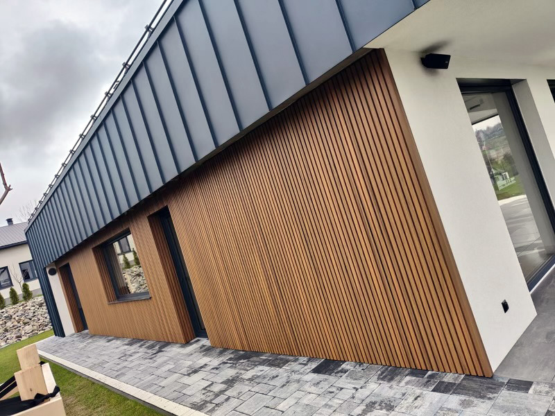 Elewacja domu – lamele elewacyjne 3D Amber