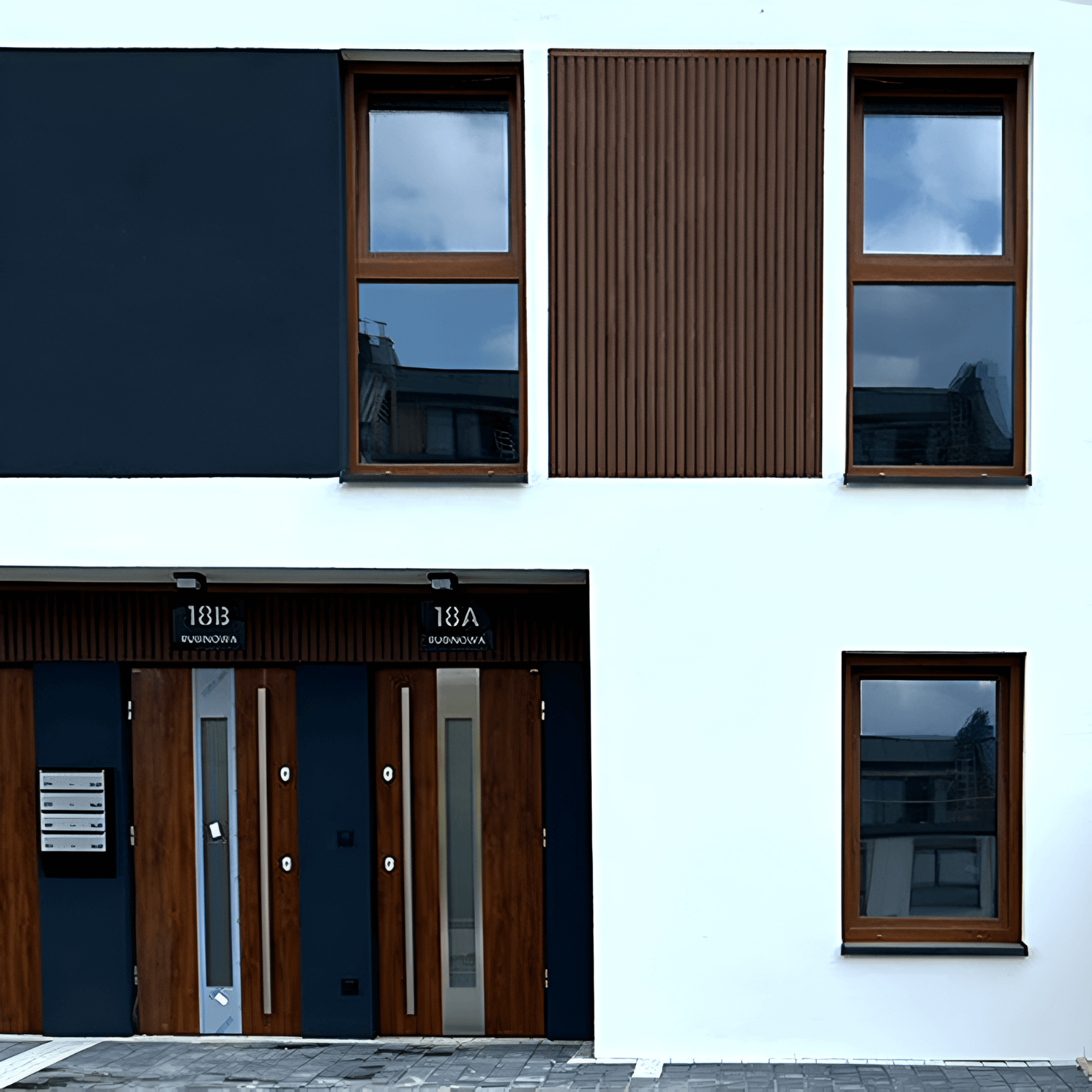 Elementy elewacji lamelowej przy zabudowie okien - Lamele Premium Teak