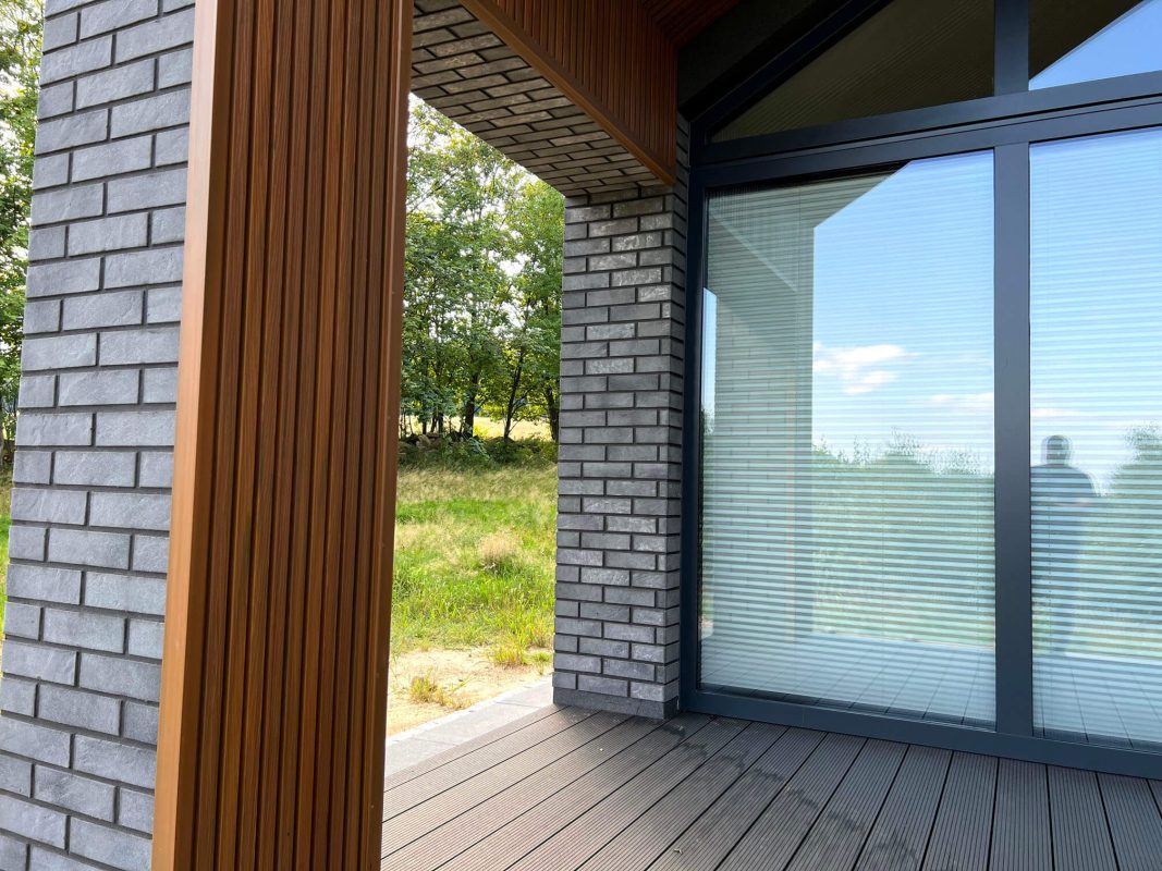 Lamele 3D Amber na elewacji budynku