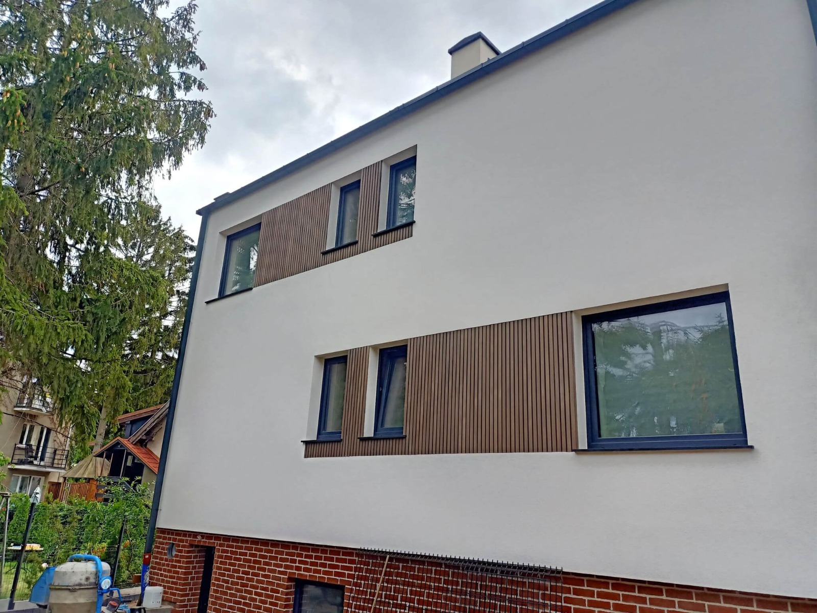 Lamele kompozytowe zewnętrzne Premium Antique na elewacji domu