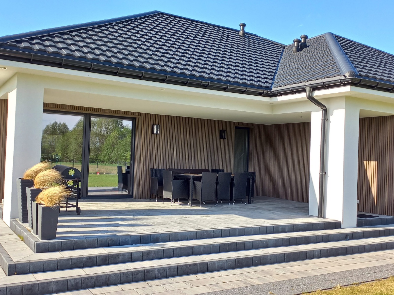 Lamele zewnętrzne na elewacji – deska lamelowa Premium Antique