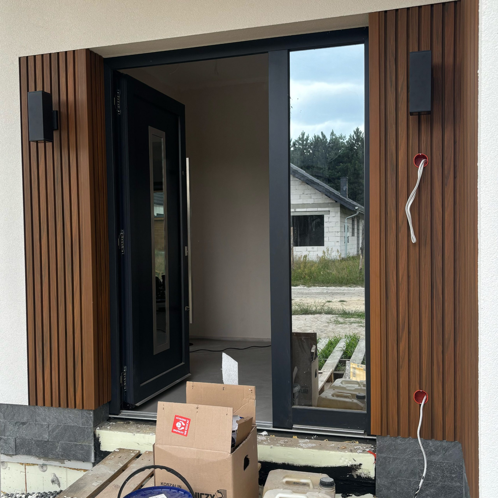 Lamele elewacyjne Premium Amber 3D– eleganckie wejście z charakterem