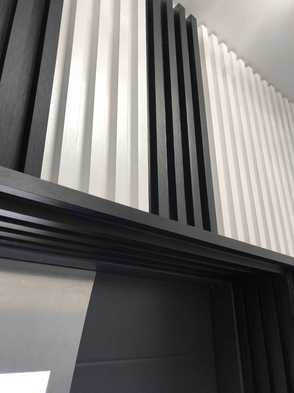 Lamele ścienne wewnętrzne Satyna Czarny i Biały – zabudowa drzwi