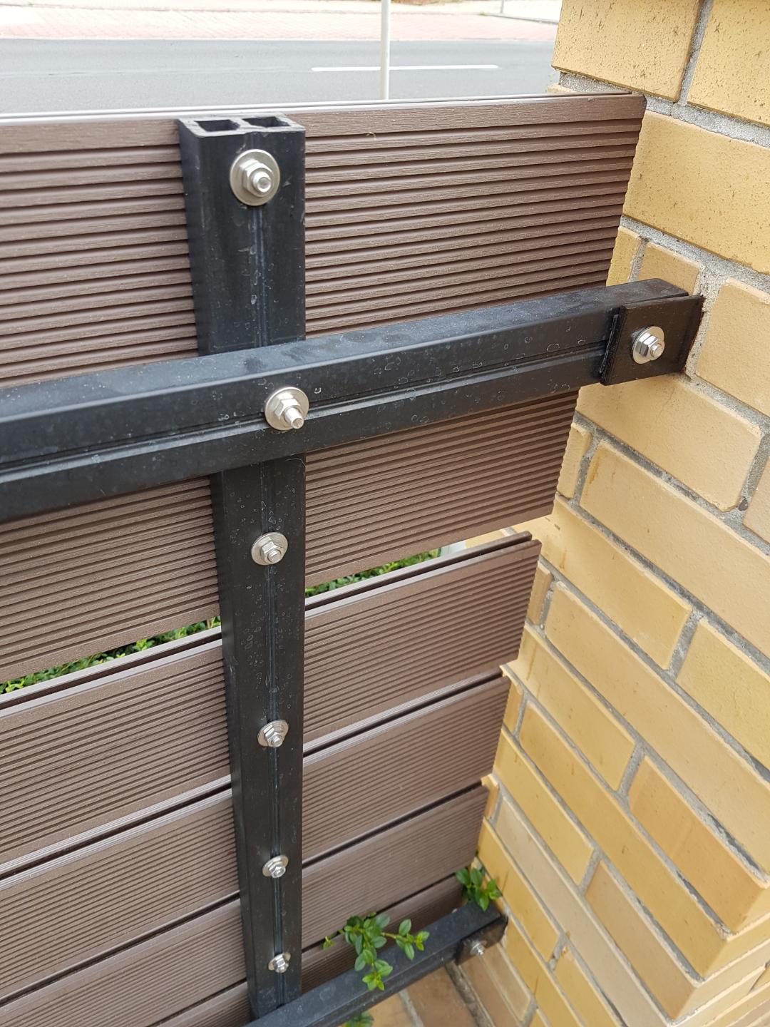 Ogrodzenie z deski tarasowej 3D Brąz – trwałość w eleganckim wydaniu