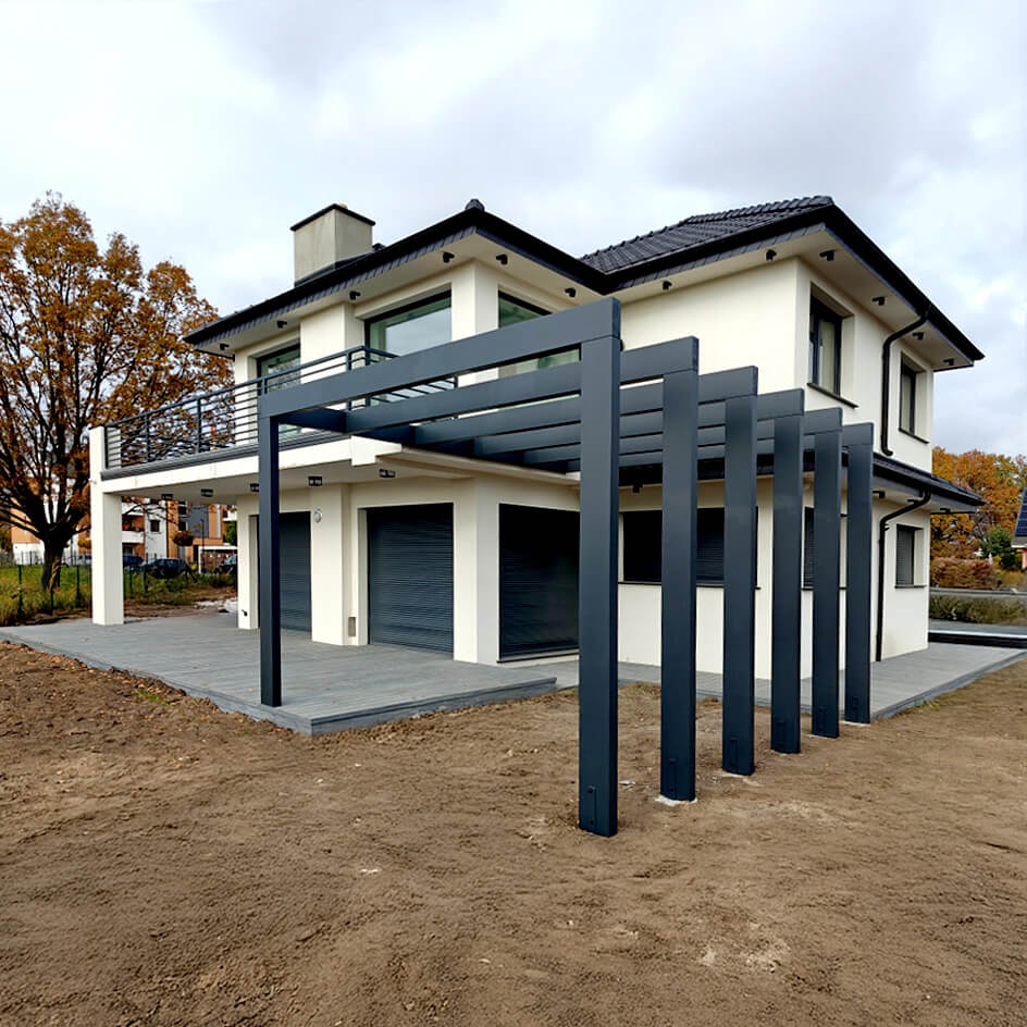 Przestronny taras z deskami Premium w kolorze Gray