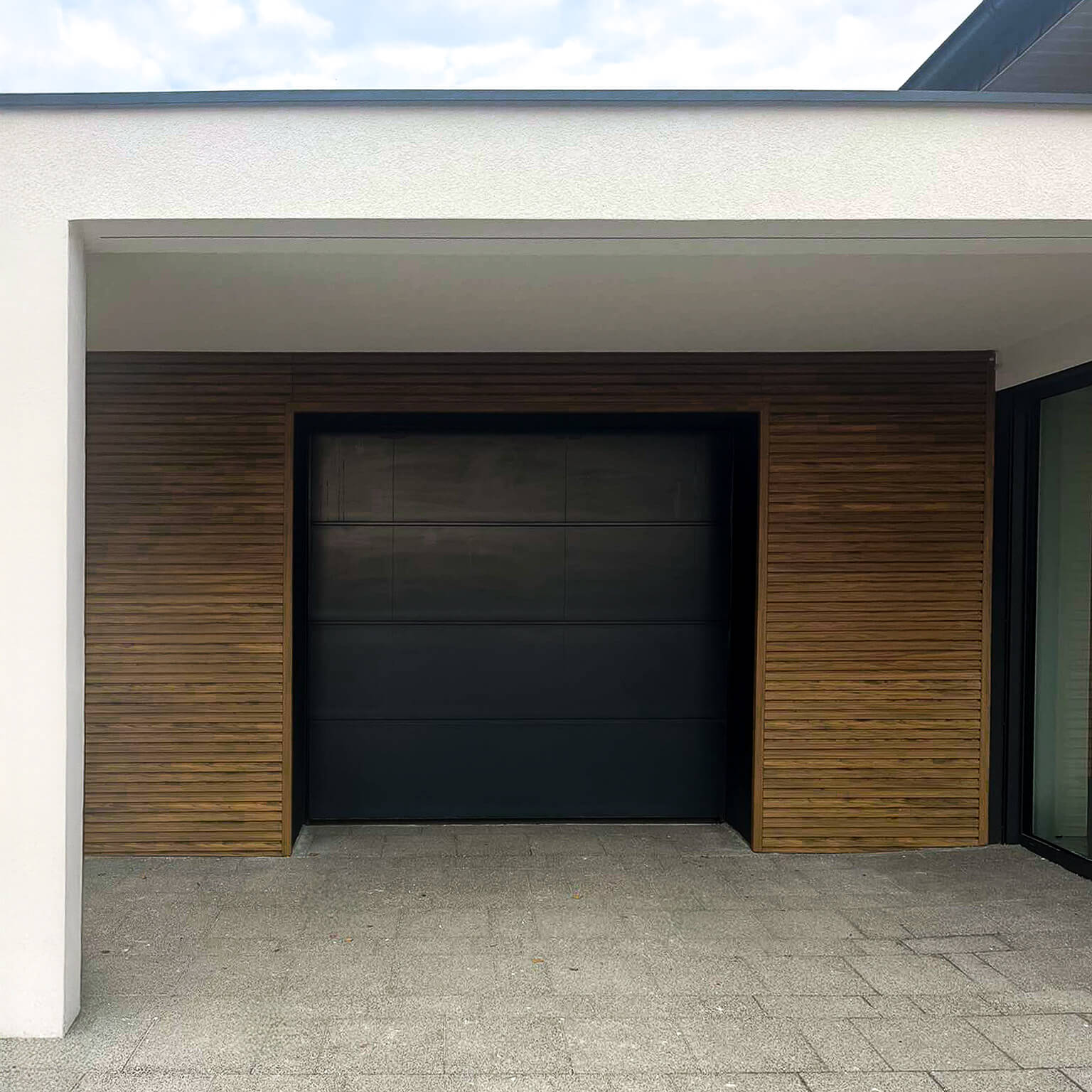 Taras i elewacja z deski kompozytowej Dąb Winchester – nowoczesna spójność stylu