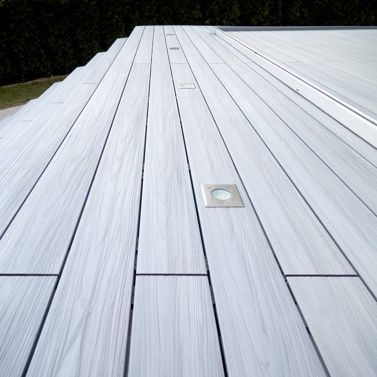 Taras z deski kompozytowej Solid Light Grey – efekt wow