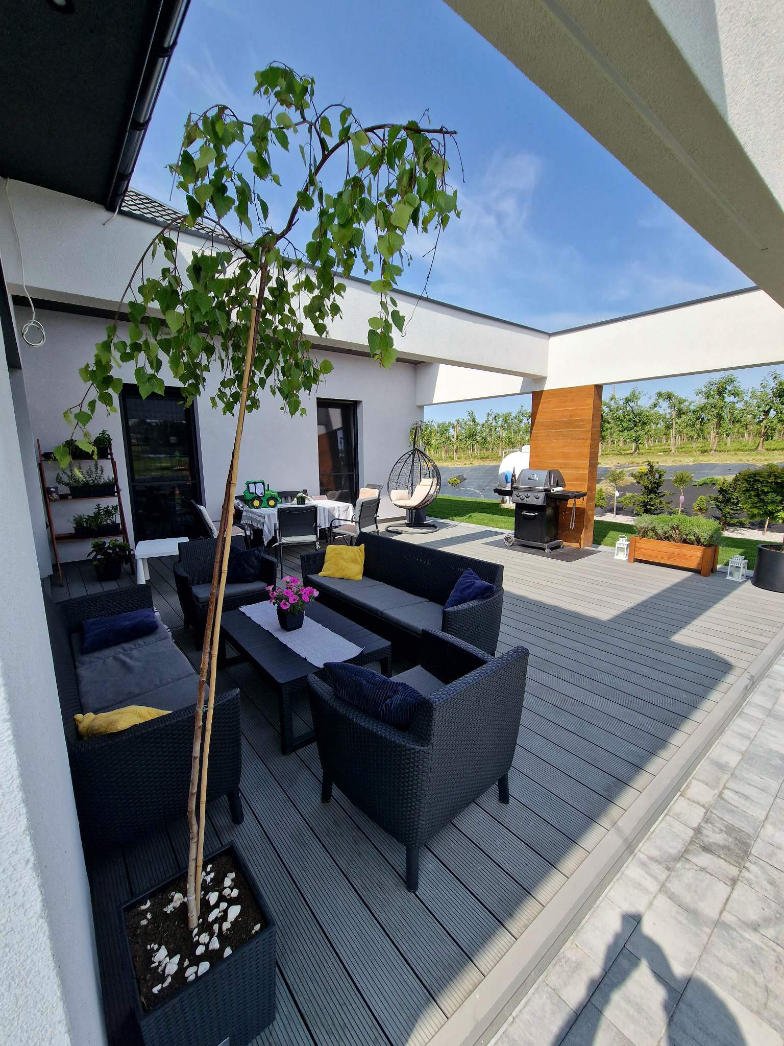 Taras z ryflowanej deski kompozytowej Standard Jasny Szary