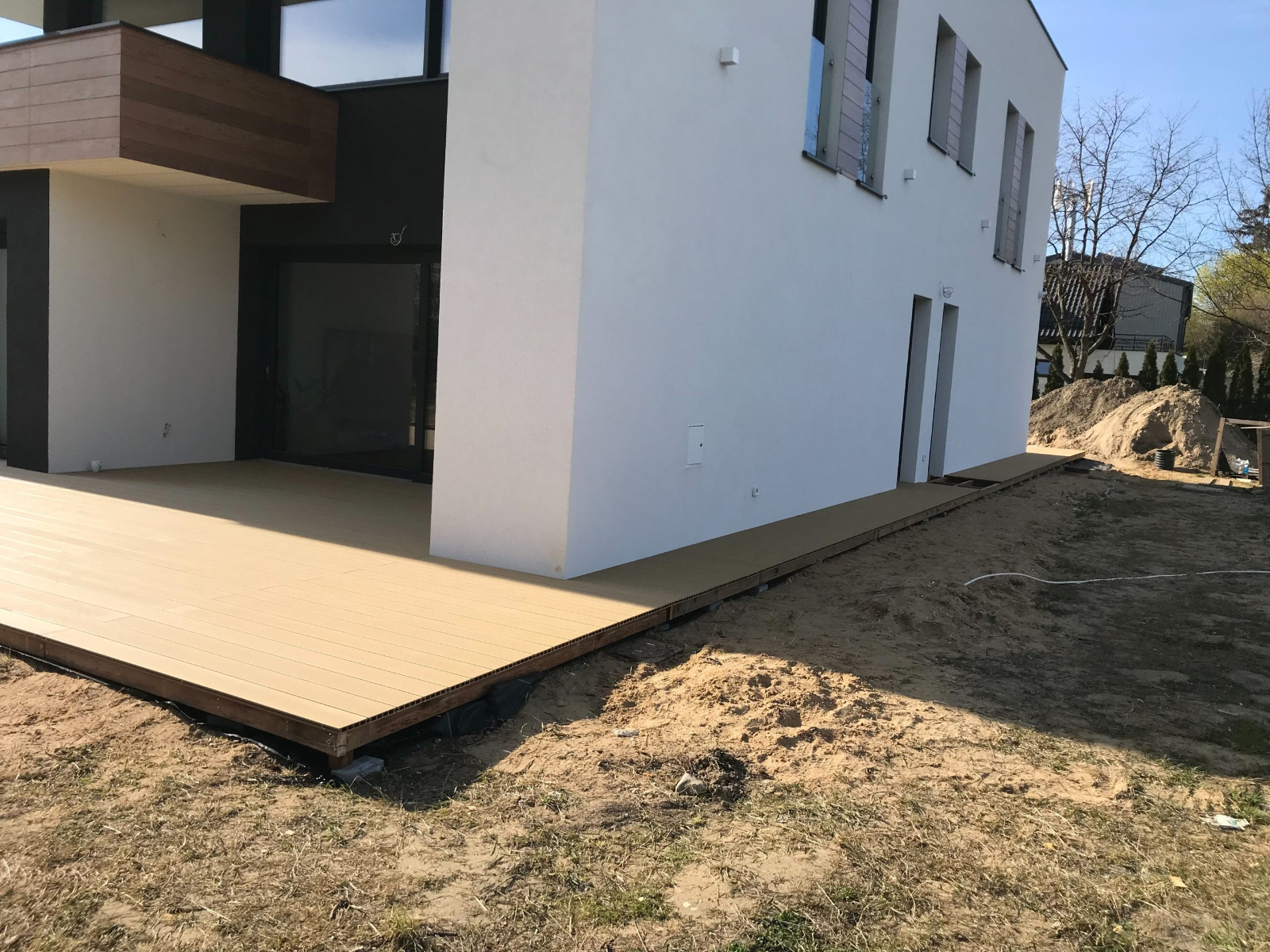 Taras Standard Miodowy Teak – funkcjonalna przestrzeń wokół domu