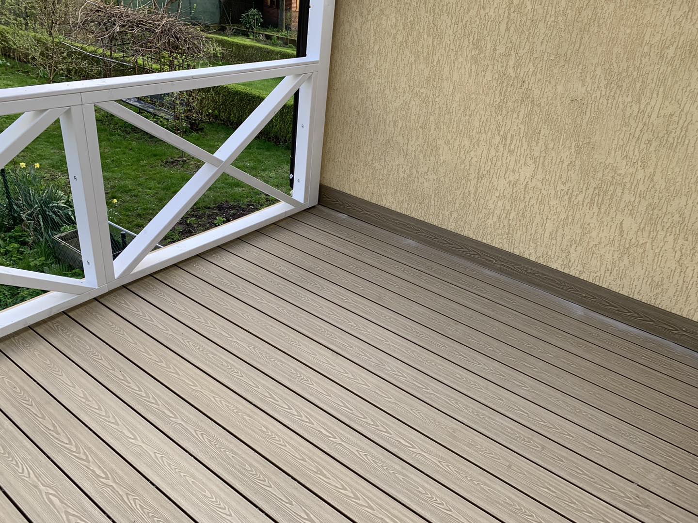 Taras Miodowy Teak 3D – elegancja w rustykalnym stylu