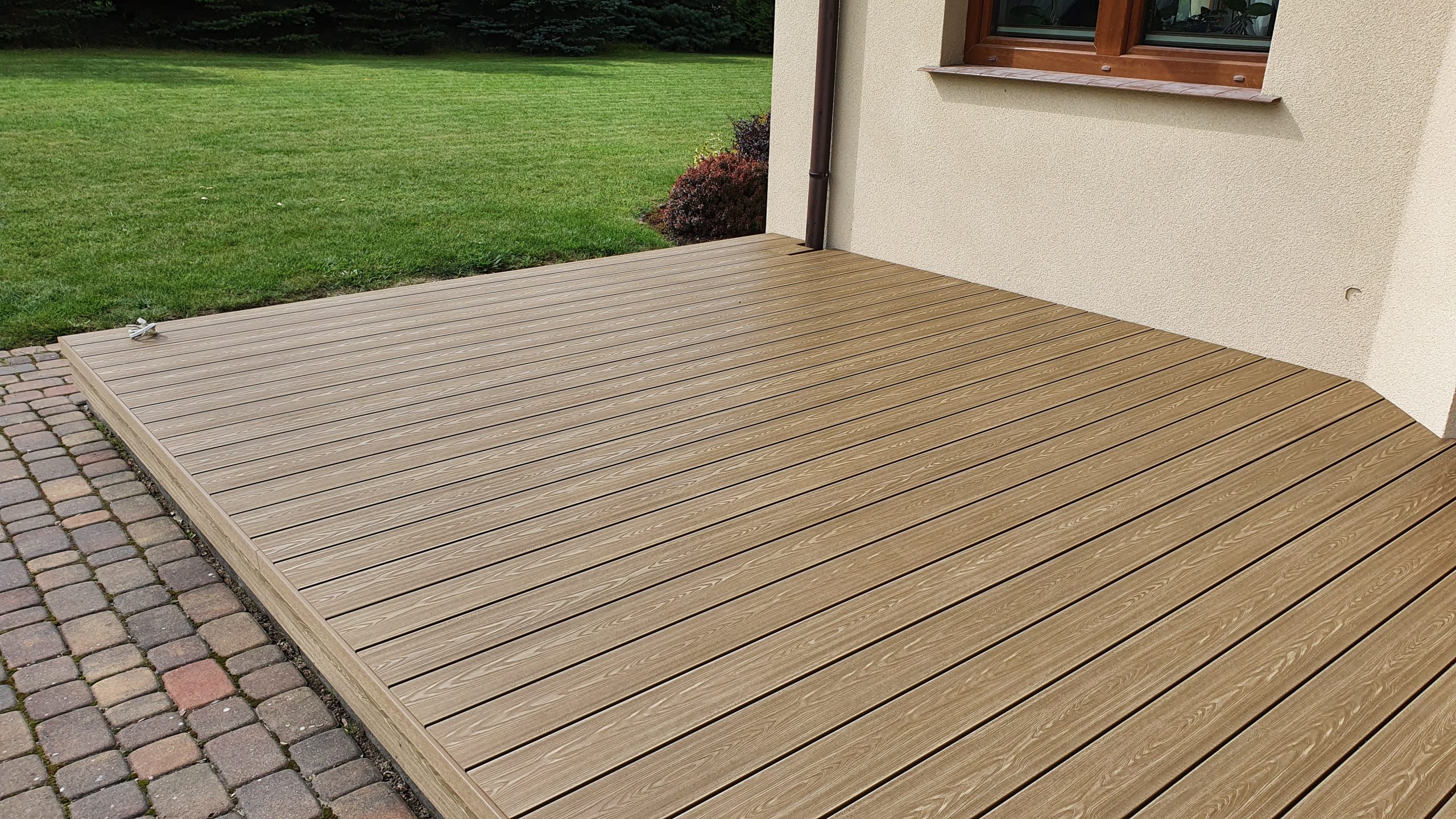 Taras Miodowy Teak 3D – spójna elegancja przy domu