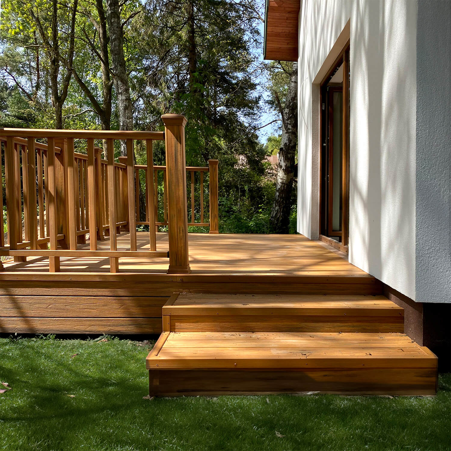 Brązowy taras z balustradą – Amber Premium