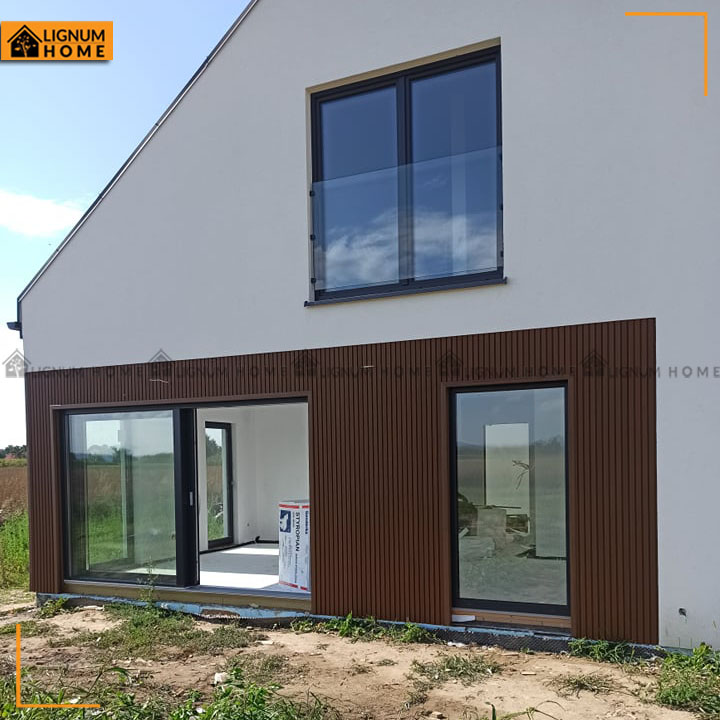 Zabudowa z deski elewacyjnej lamelowej Premium Teak