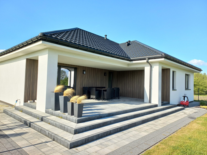 Lamele zewnętrzne na elewacji &ndash; deska lamelowa Premium Antique