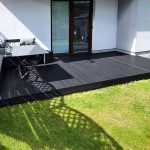 realizacja tarasu z deski tarasowej kompozytowej antracyt 3d-2